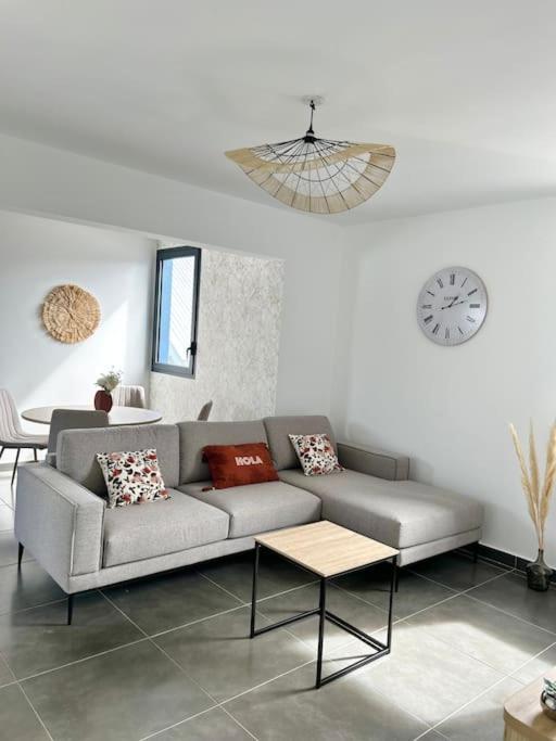 Appartement A 2 Pas De La Plage De Terre Sainte Exterior foto
